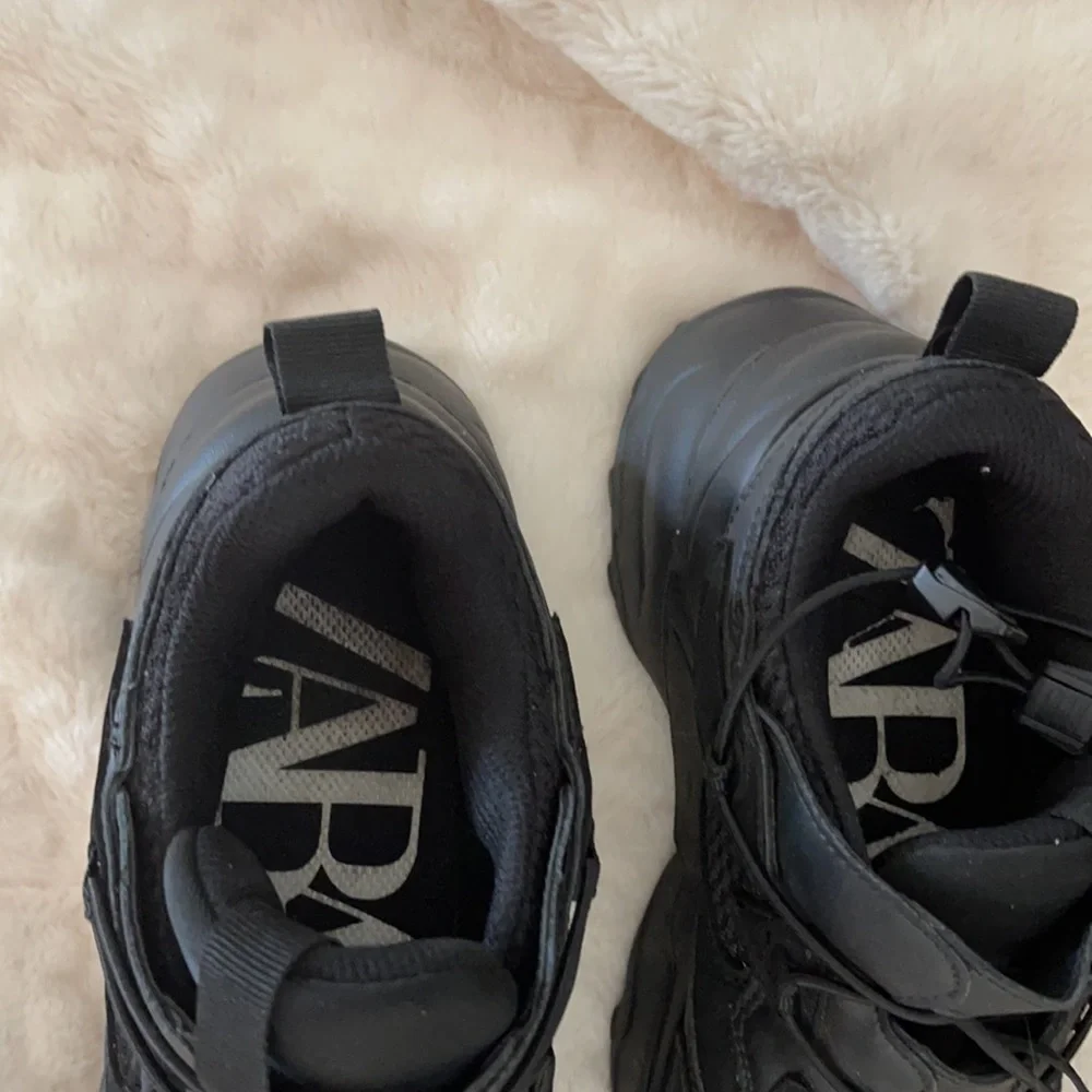 ZARA. Size37.color black - Picture 3 of 5